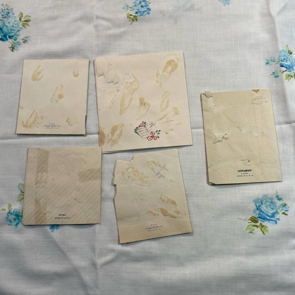 Lot of Kitsch Shower Cards and Wedding Cards - Picture 10 of 13